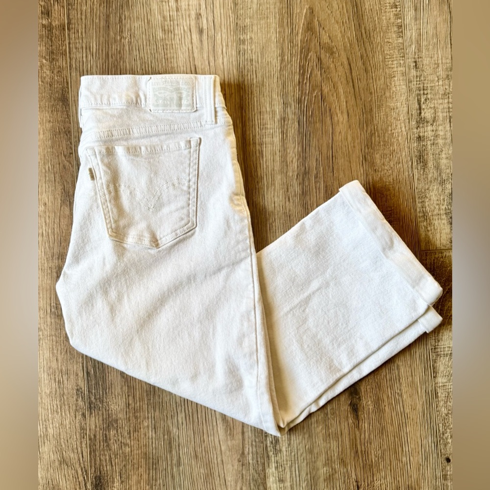 Levi's - White Tab Capri Rolled Up Hem Jeans